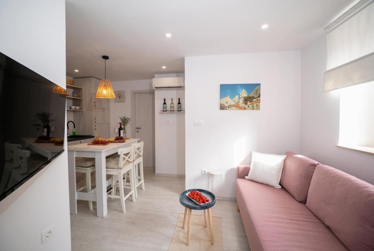 New Cozy Apartment - Center Of Old Town Оміш Екстер'єр фото
